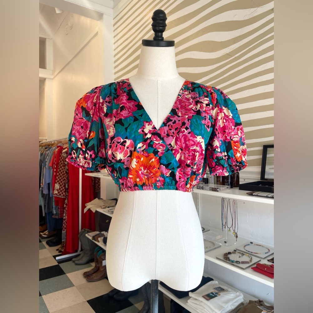 Chelsea & Violet cotton floral puff sleeve crop top XS
